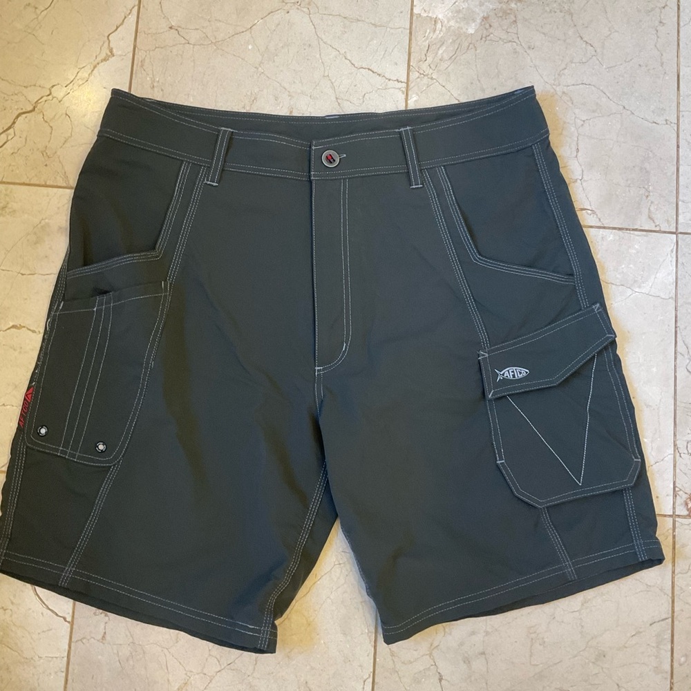 AFTCO Shorts, Army Green, NWOT, Flat Front, Zip, Belt Loops, Extra Pockets Sz 38